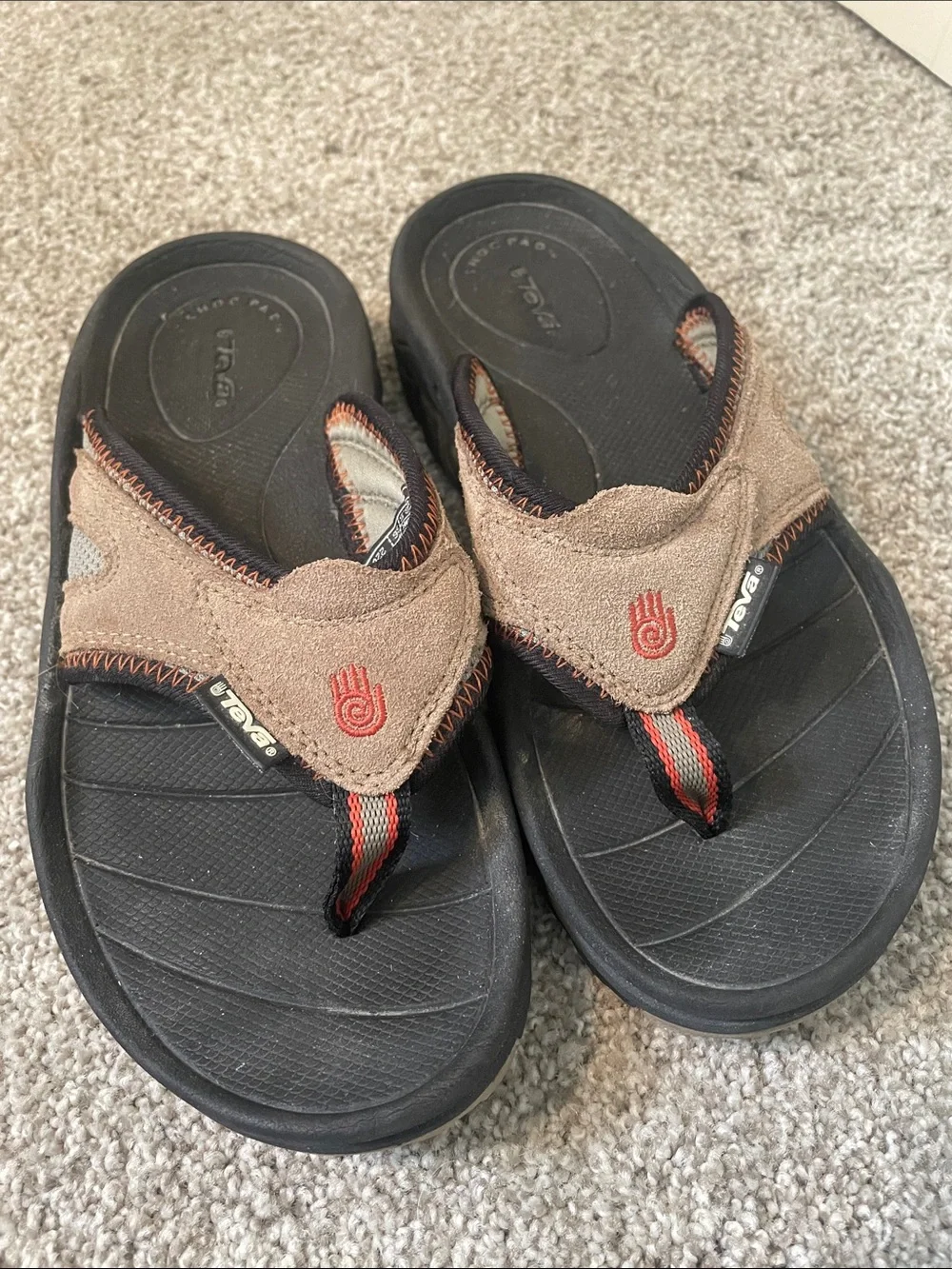 Teva Kids Elixir suede flip flop sandals Sz 5 tan